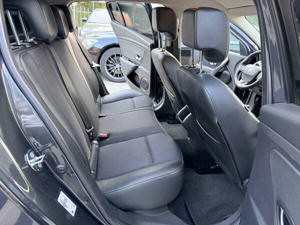 2015 Renault Megane — Miniatură 18