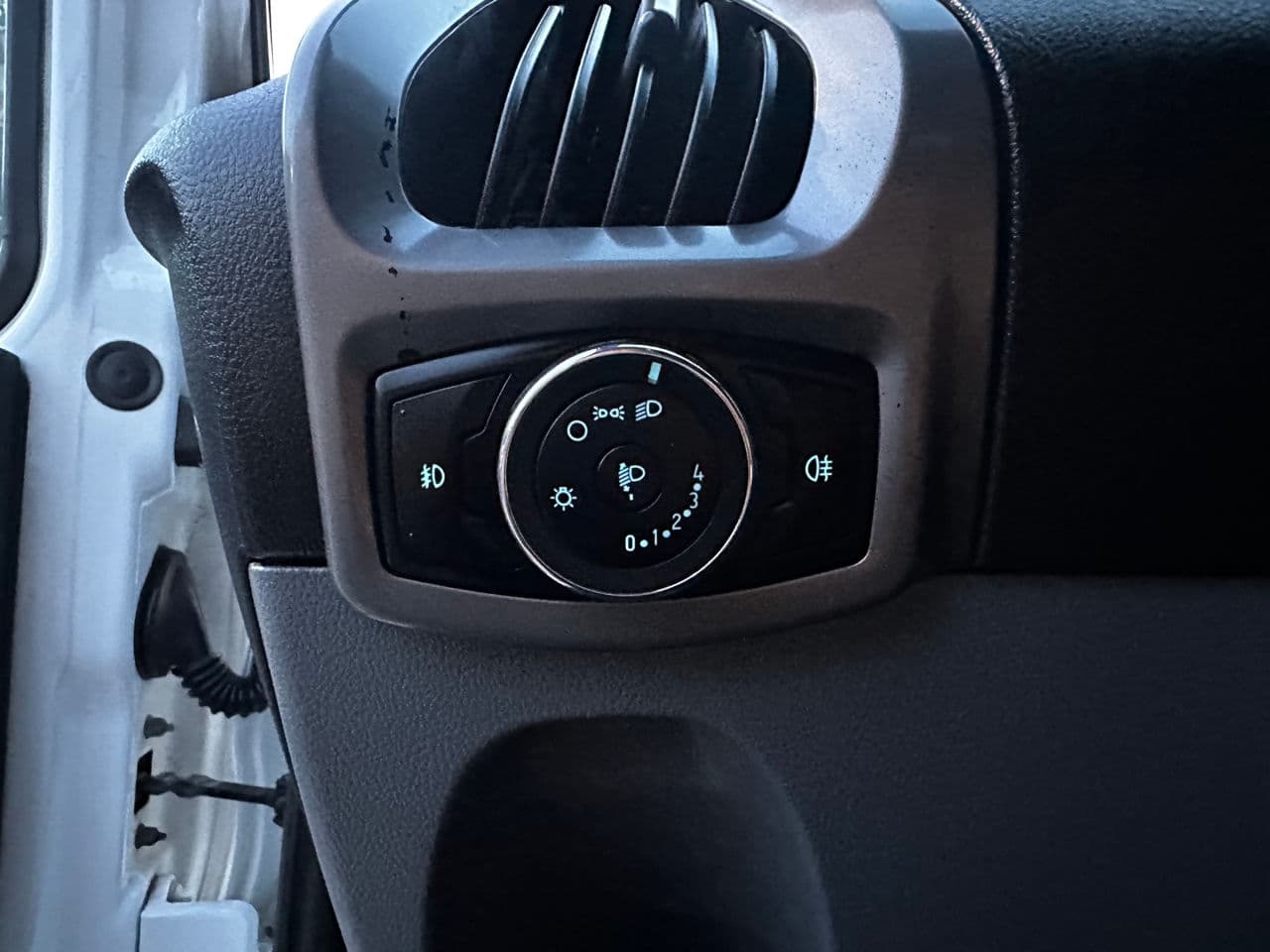 Ford Transit 2015 — Миниатюра 7