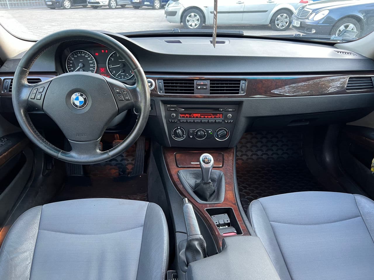 BMW 320 2007 — Миниатюра 9