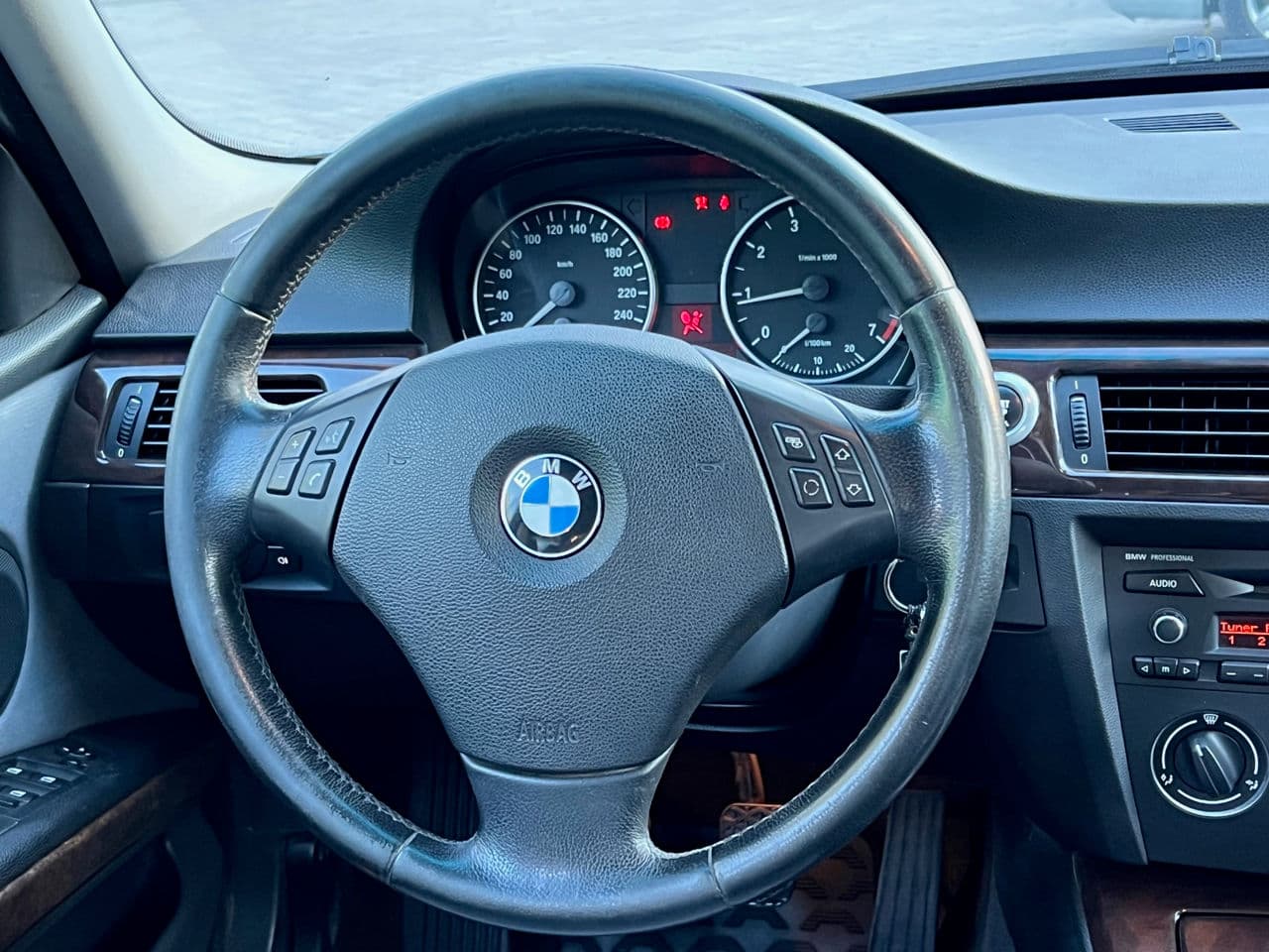 BMW 320 2007 — Миниатюра 10