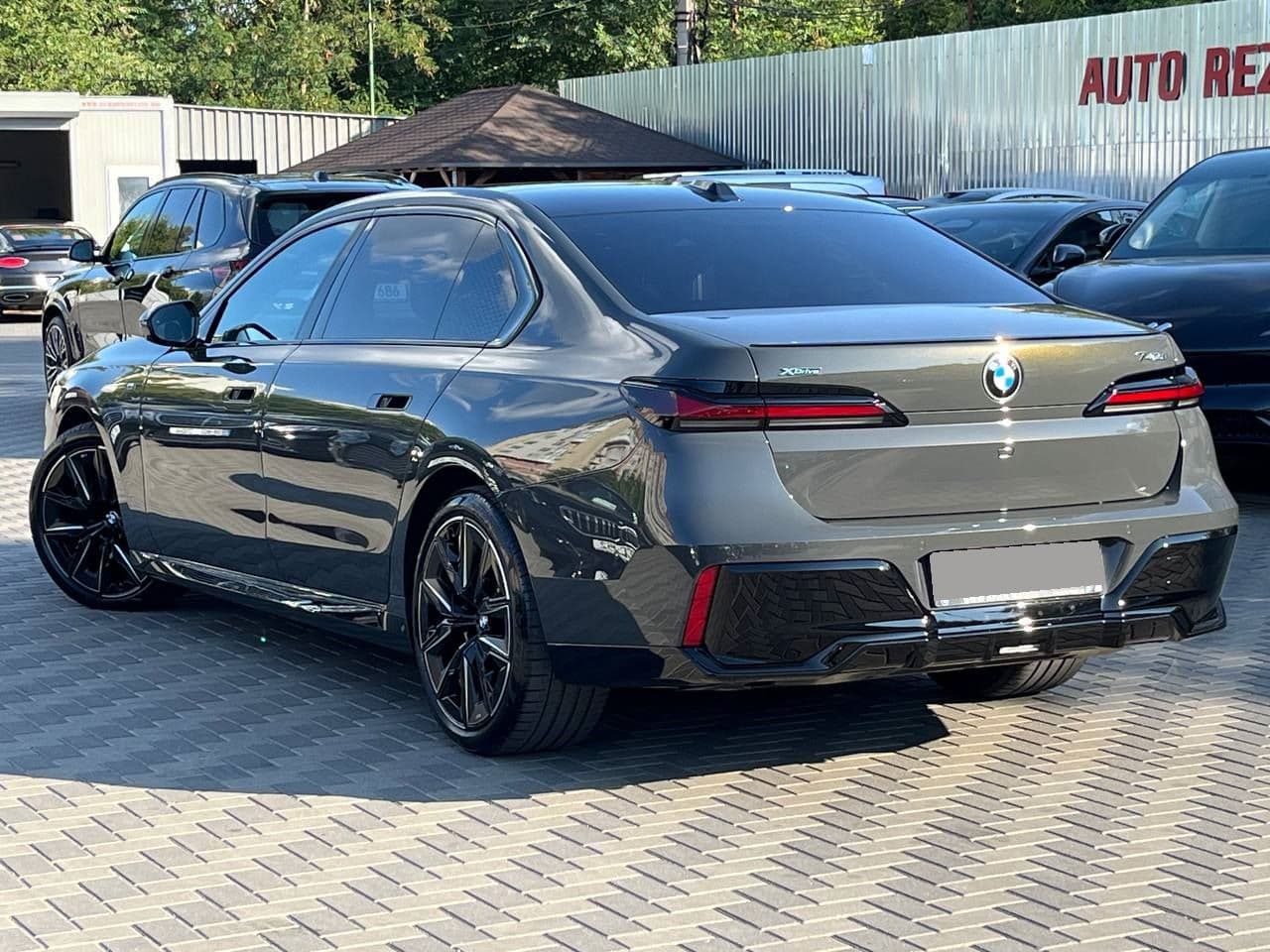 BMW 740 2023 — Миниатюра 4
