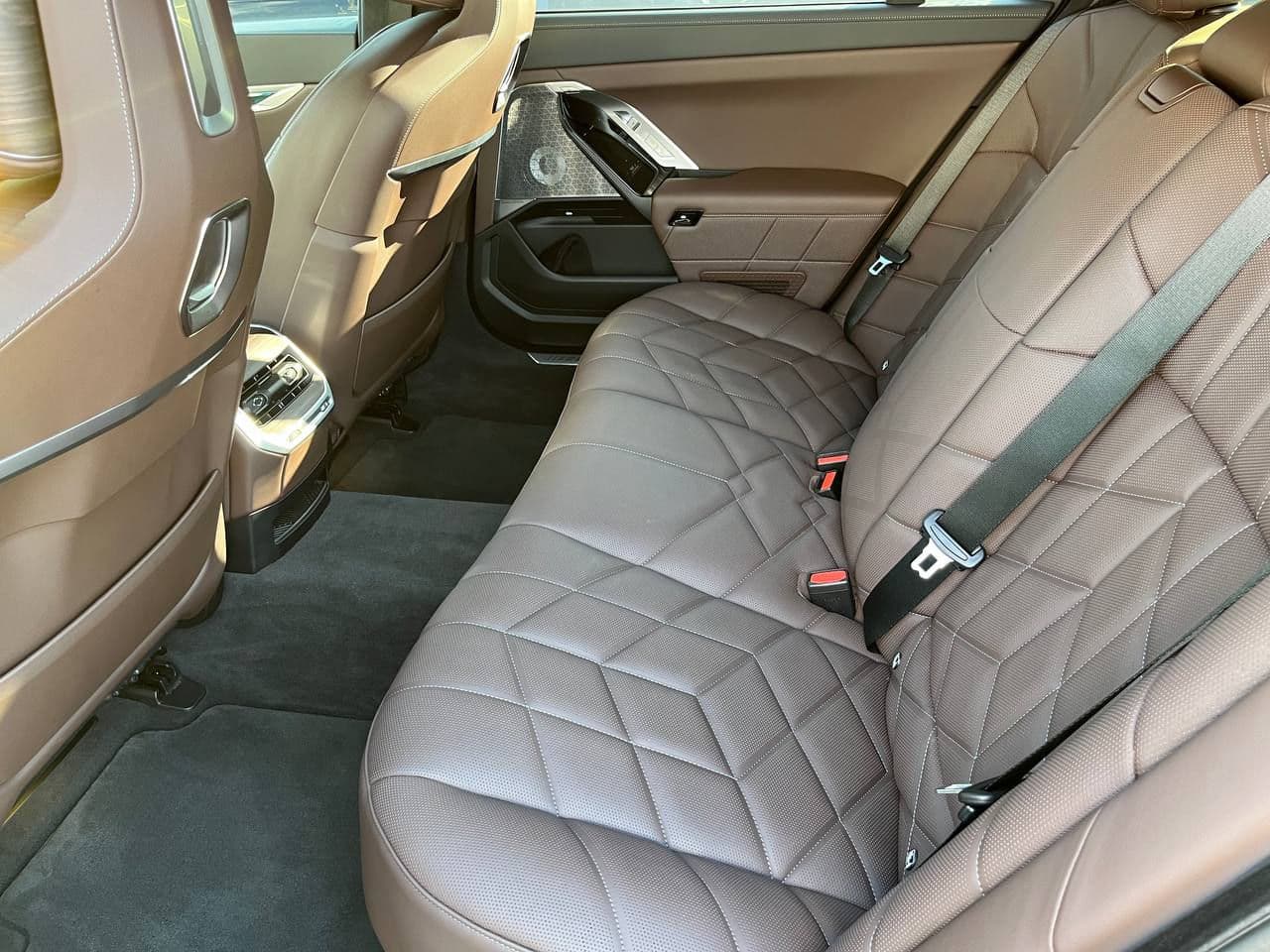 BMW 740 2023 — Миниатюра 20