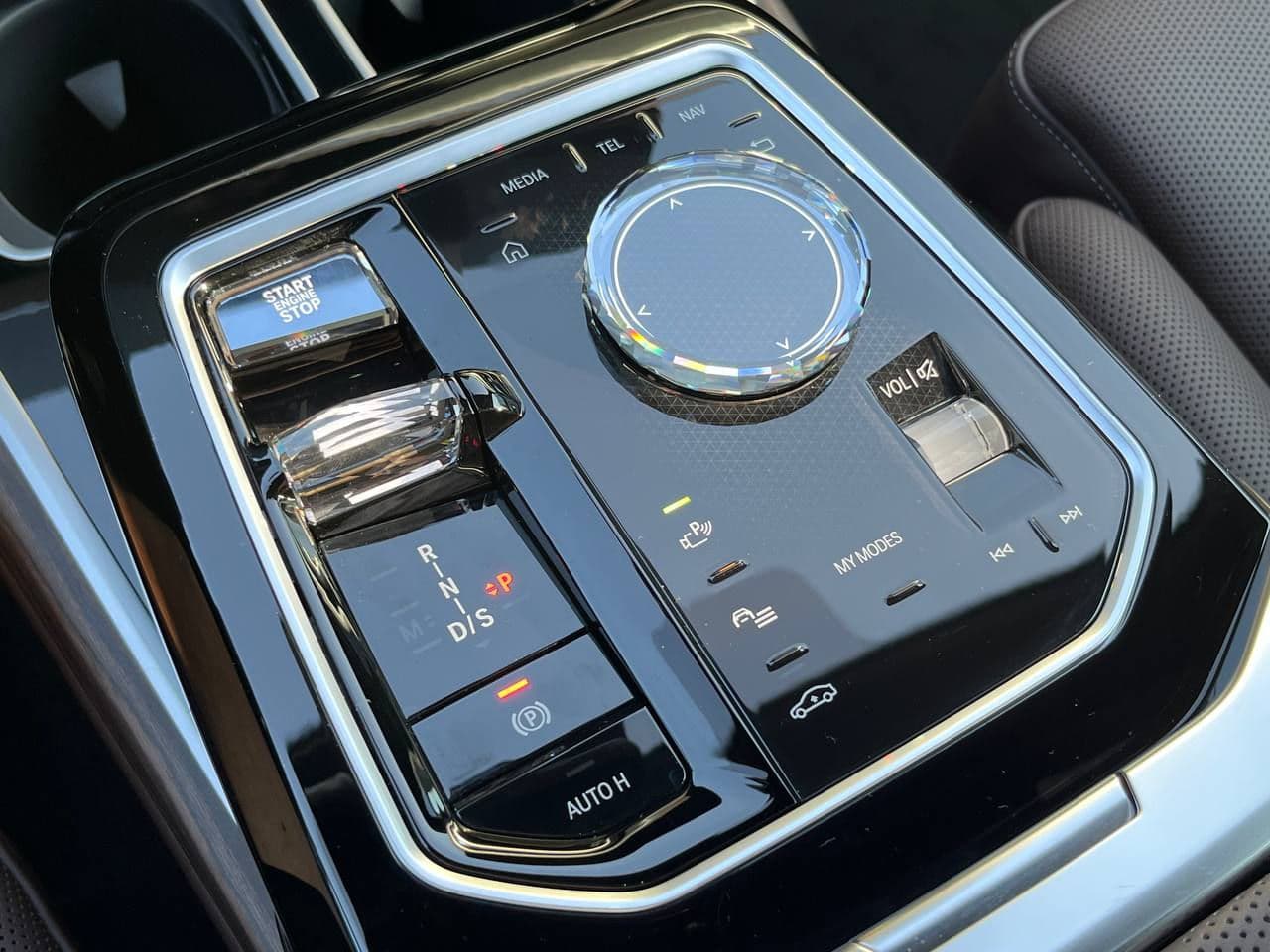 BMW 740 2023 — Миниатюра 17