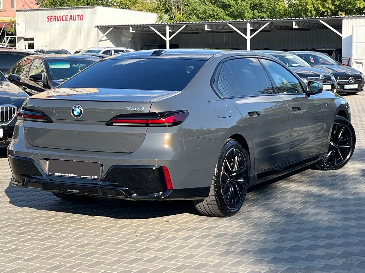 BMW 740 2023 — Миниатюра 2