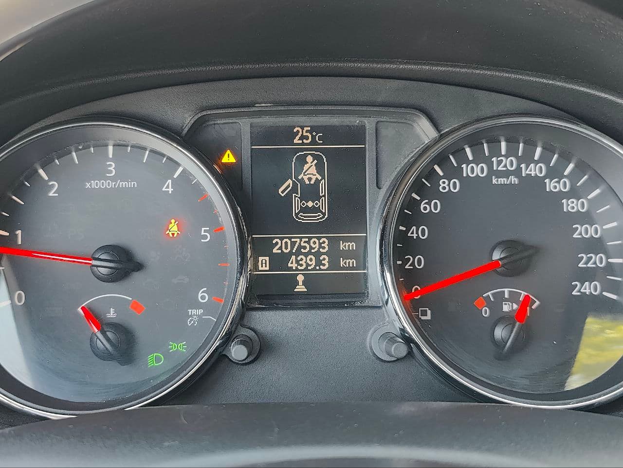 Nissan Qashqai+2 2011 — Миниатюра 11