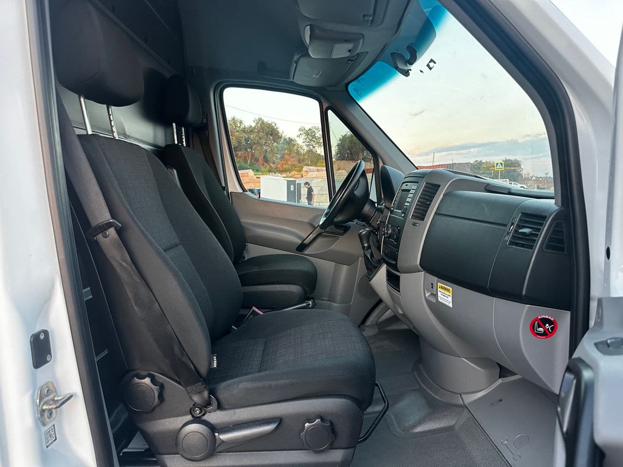 Mercedes Sprinter 2017 — Миниатюра 12