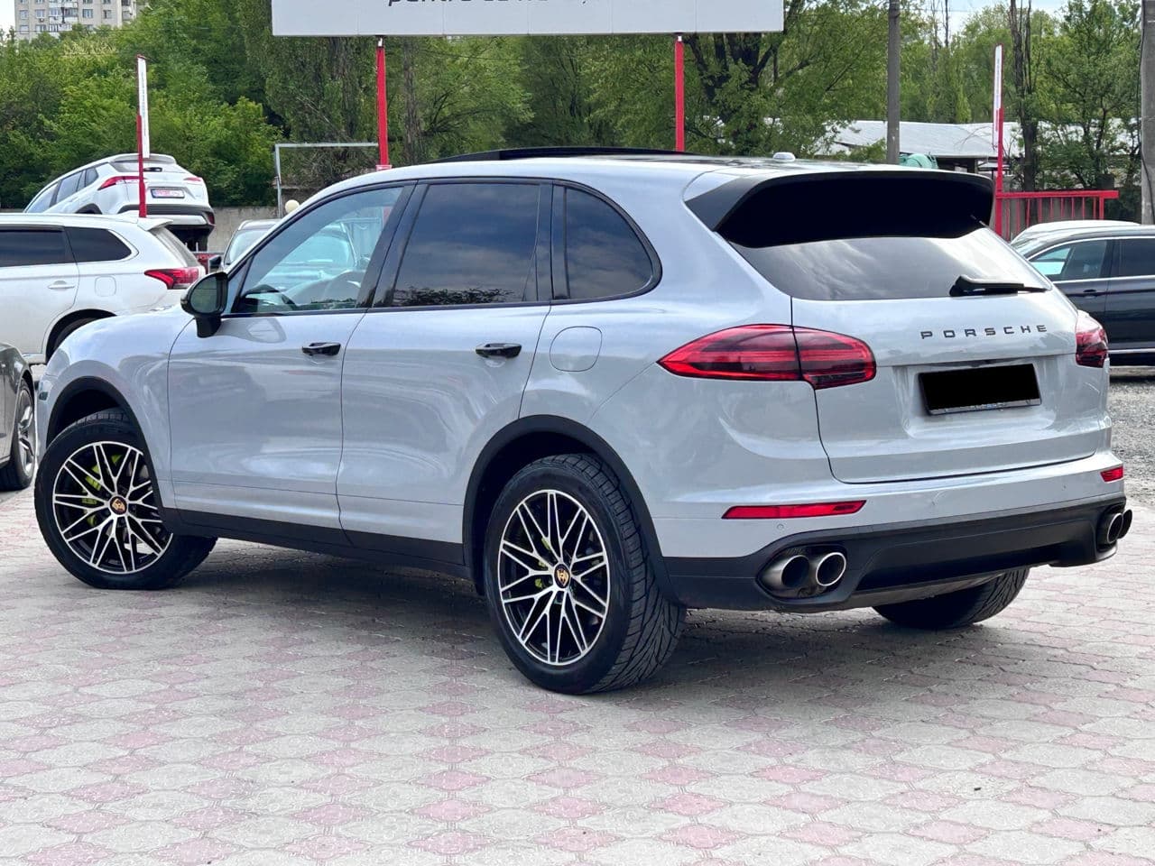 Porsche Cayenne S Hybrid 2016 — Миниатюра 3