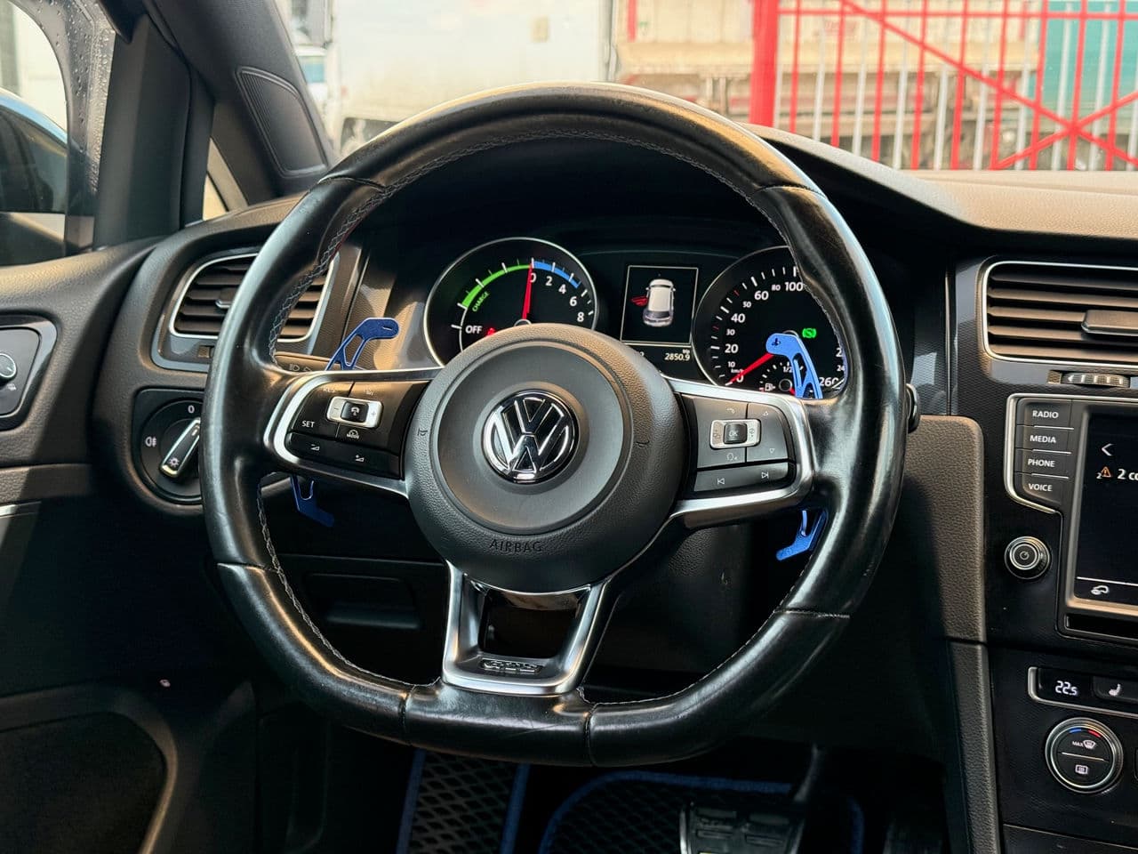 Volkswagen Golf GTE 2015 — Миниатюра 12