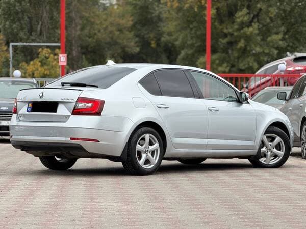 Skoda Octavia 2018 — Миниатюра 3