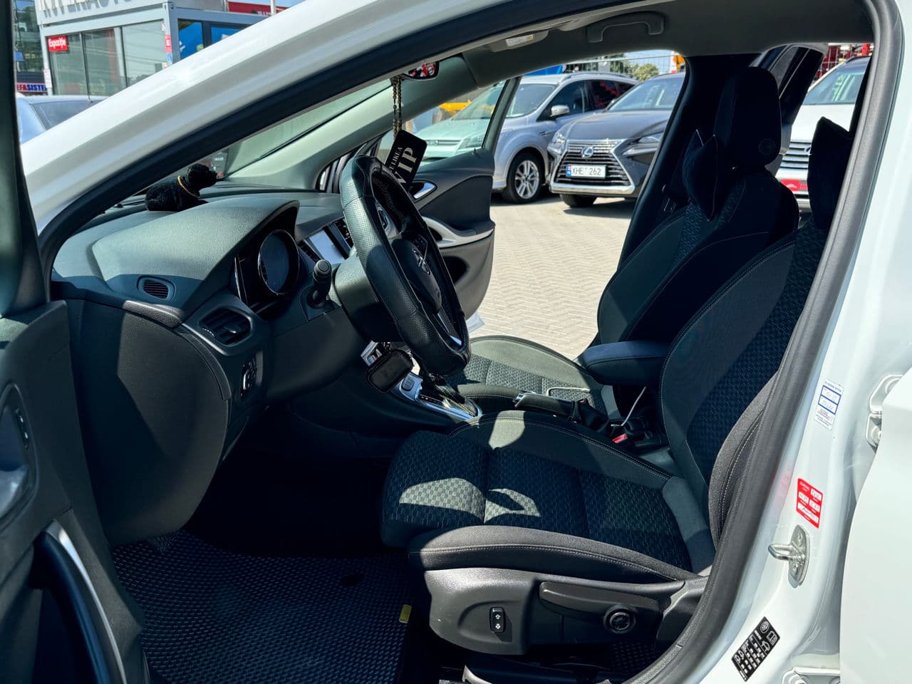 Opel Astra 2020 — Миниатюра 5