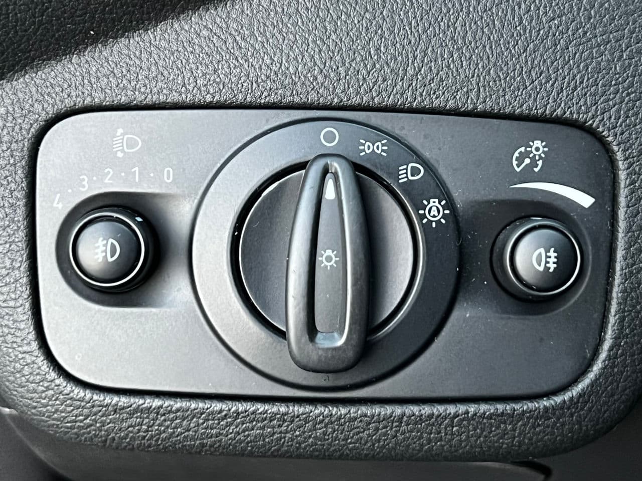 2017 Ford Grand C-MAX — Miniatură 12
