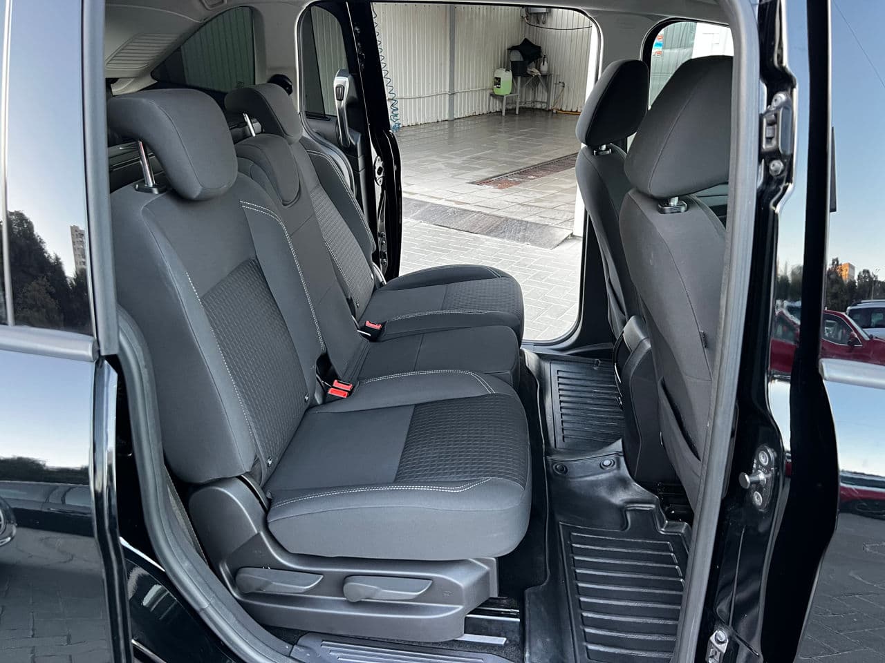 2017 Ford Grand C-MAX — Miniatură 9