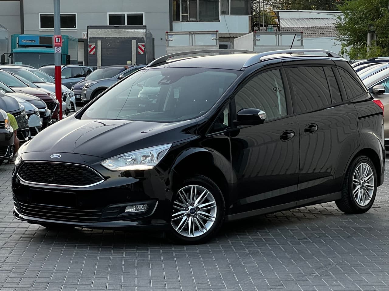 2017 Ford Grand C-MAX — Miniatură 3