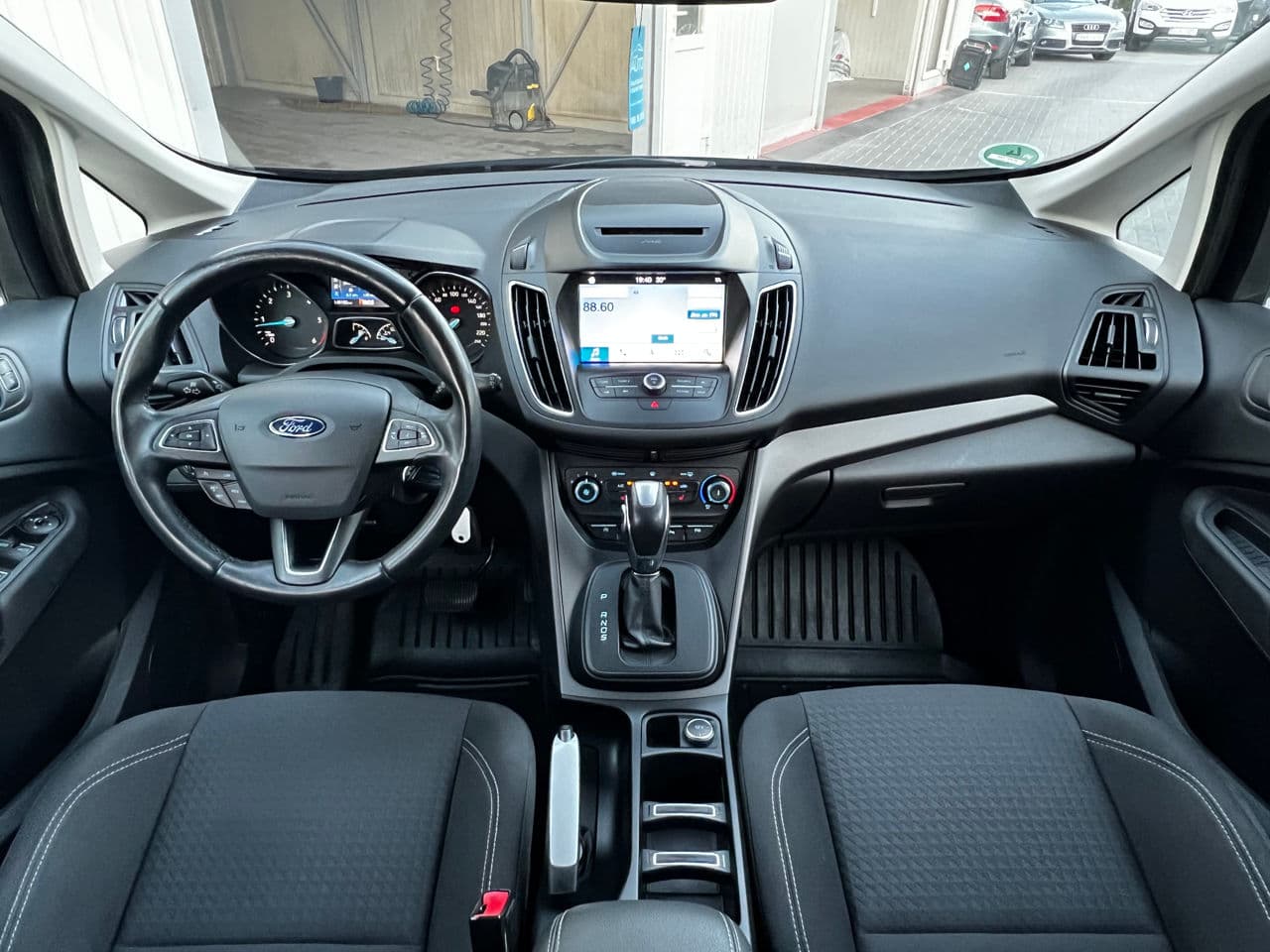 2017 Ford Grand C-MAX — Miniatură 10