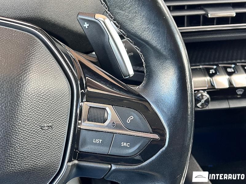 Peugeot 3008 2018 — Миниатюра 8