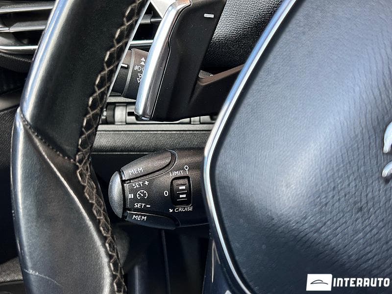 Peugeot 3008 2018 — Миниатюра 7