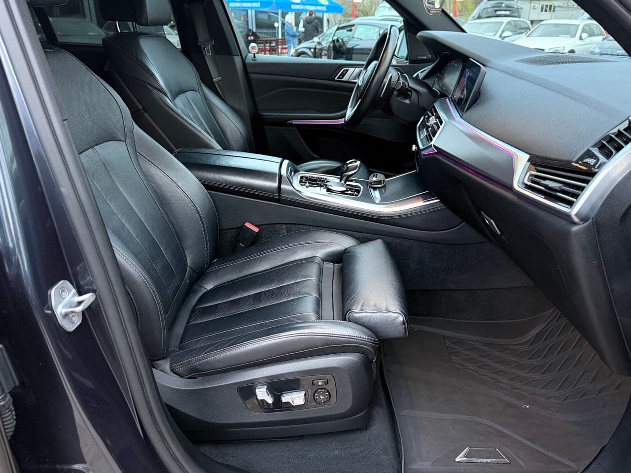 BMW X5 4.0i 2019 — Миниатюра 25