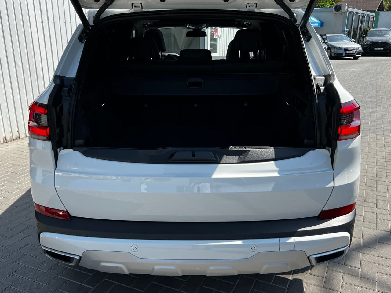 BMW X5 4.0i 2021 — Миниатюра 19