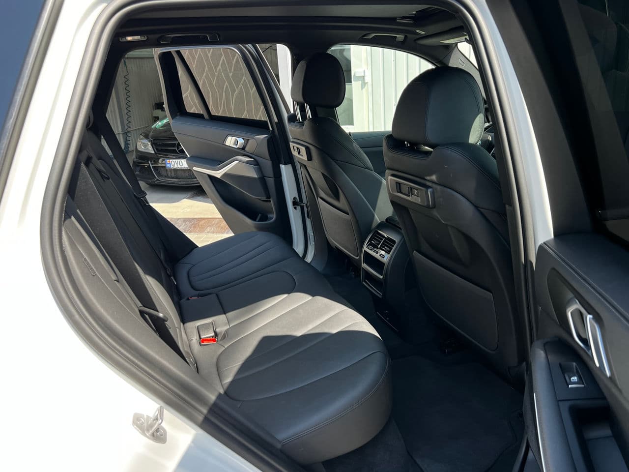 BMW X5 4.0i 2021 — Миниатюра 17