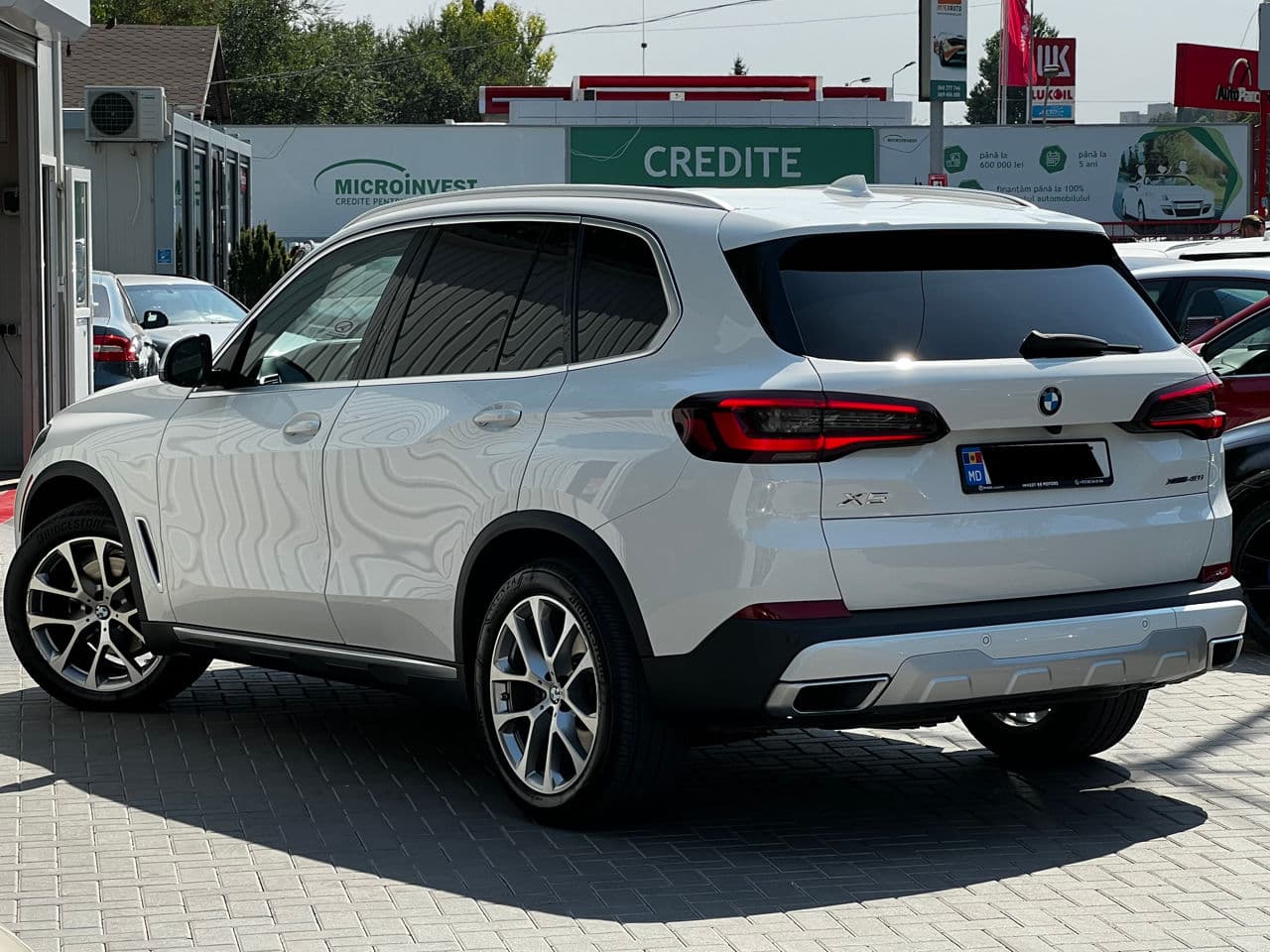 BMW X5 4.0i 2021 — Миниатюра 3