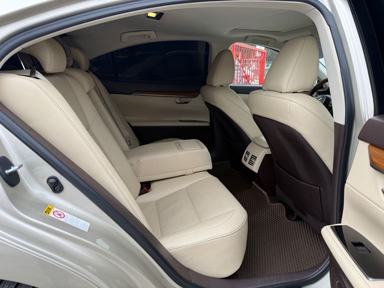 Lexus ES 300h 2016 — Миниатюра 18
