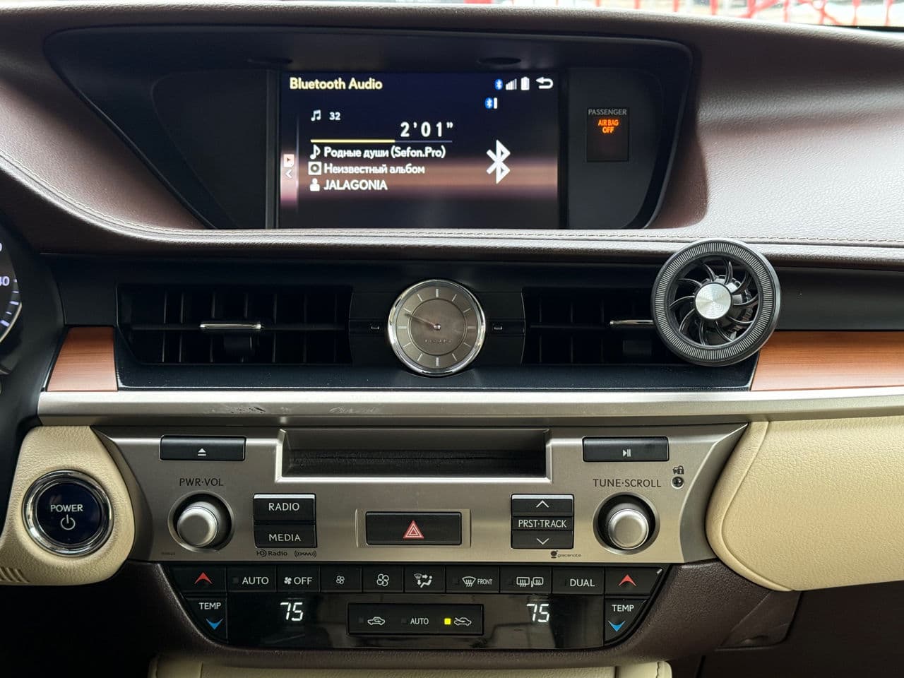 Lexus ES 300h 2016 — Миниатюра 10