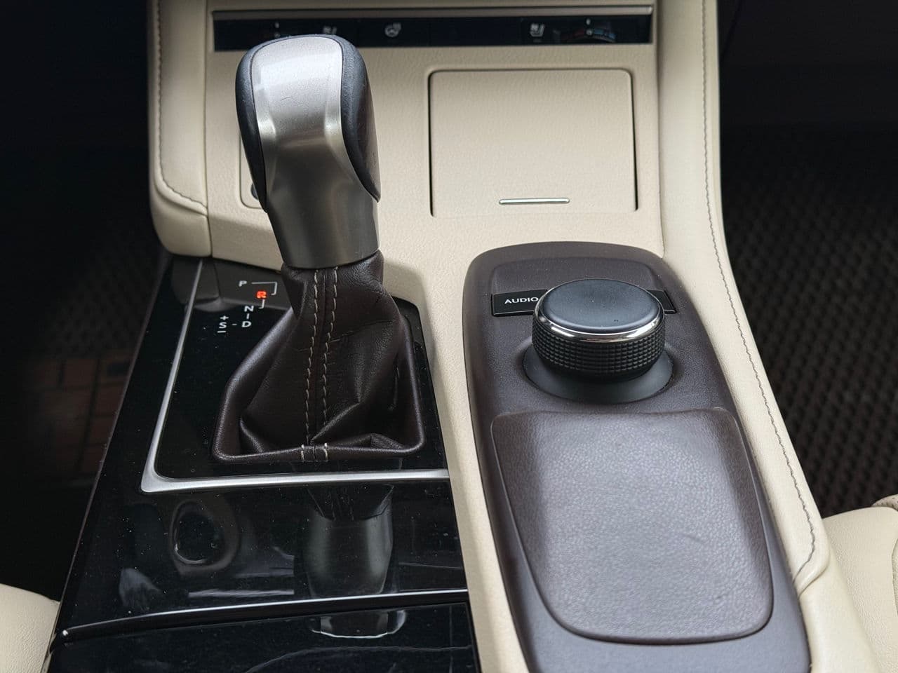 Lexus ES 300h 2016 — Миниатюра 14