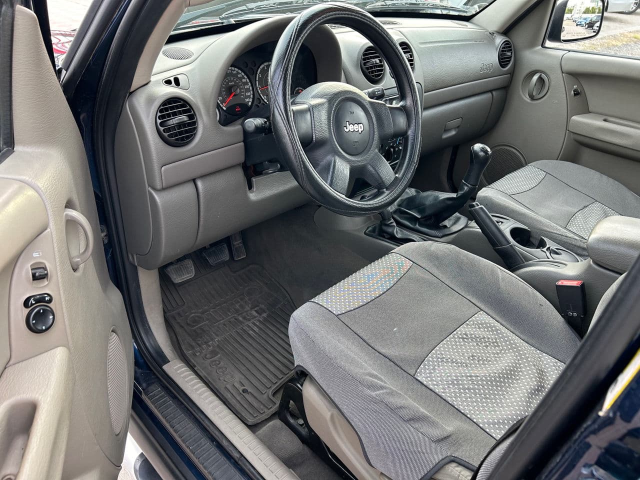 2005 Jeep Cherokee — Miniatură 5