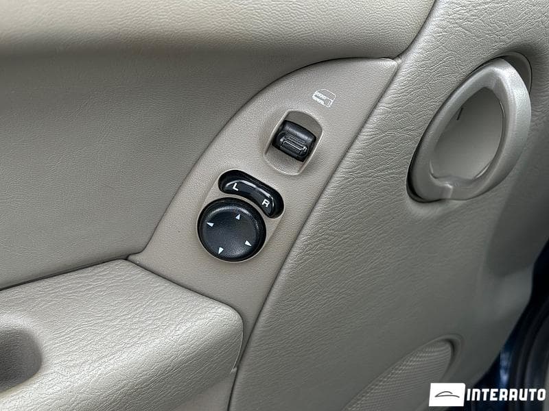 2005 Jeep Cherokee — Miniatură 6