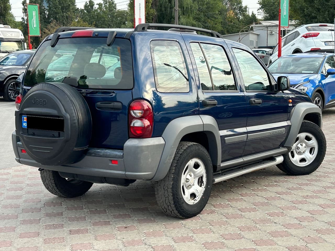 2005 Jeep Cherokee — Miniatură 2