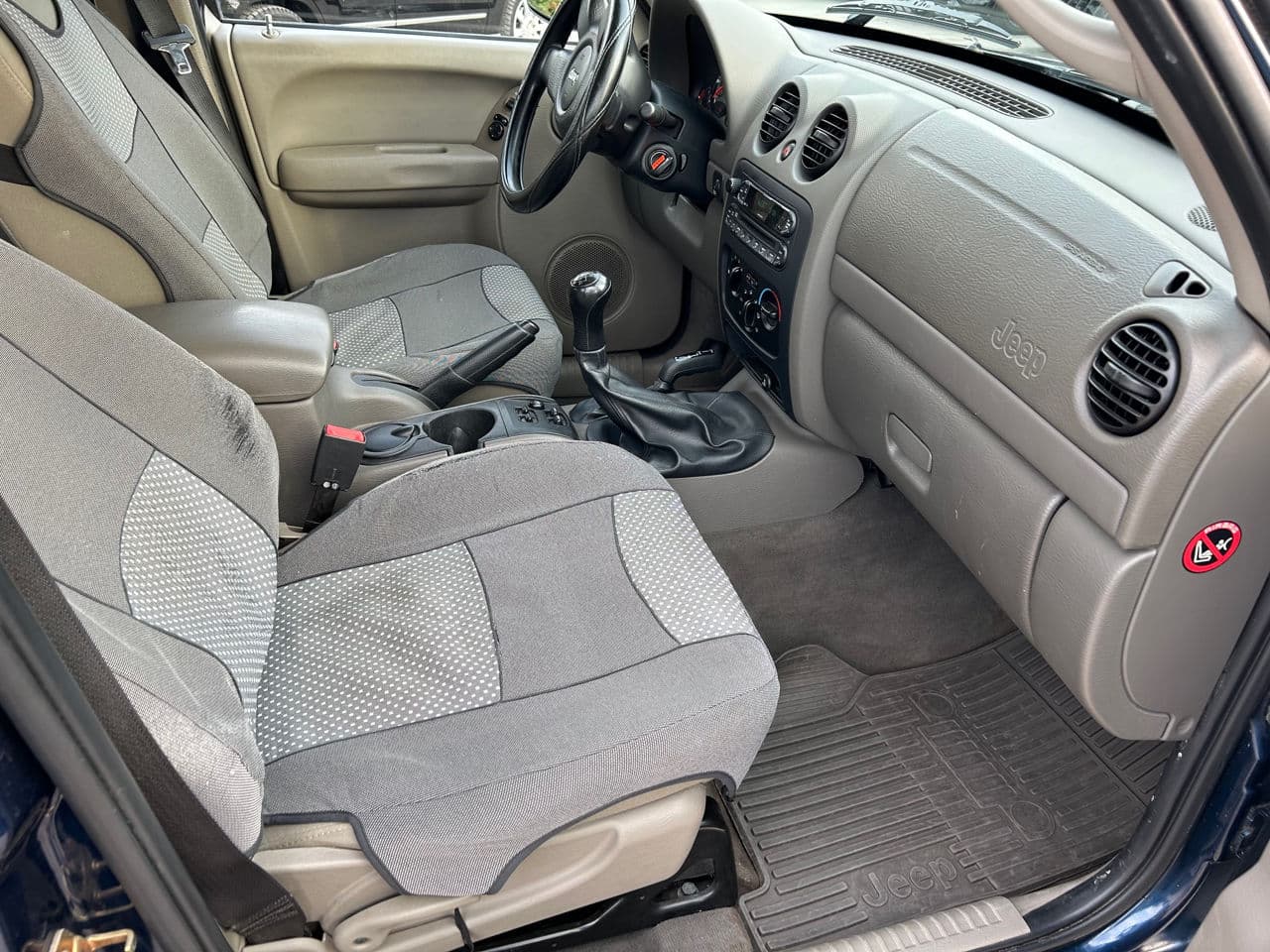 2005 Jeep Cherokee — Miniatură 12