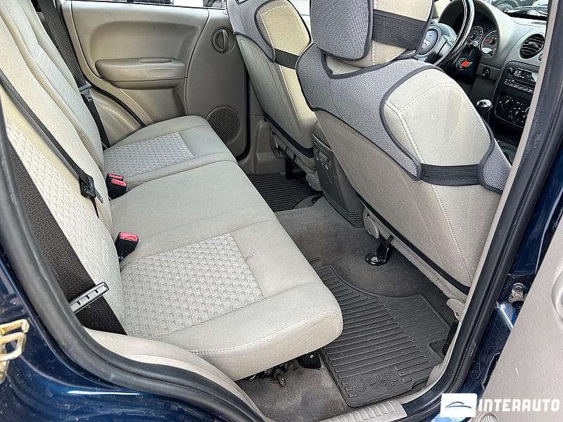 2005 Jeep Cherokee — Miniatură 13