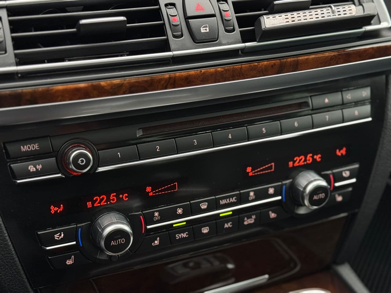 BMW 730 2014 — Миниатюра 18