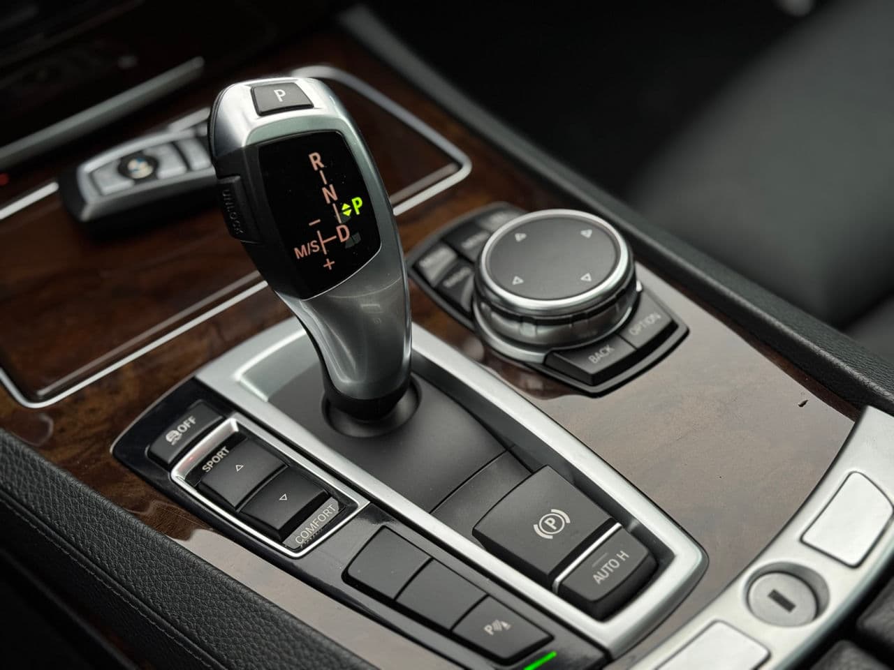 BMW 730 2014 — Миниатюра 19