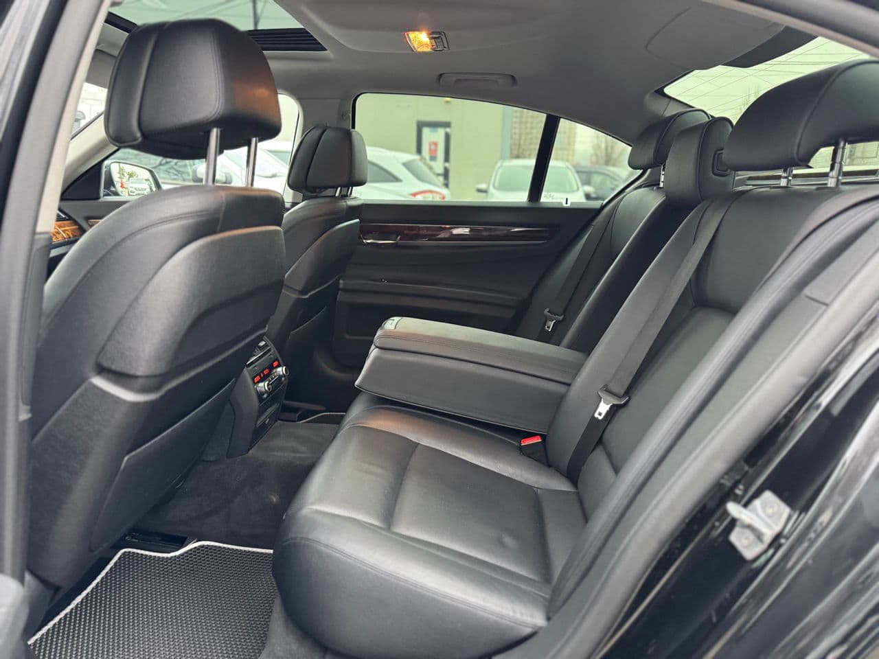 BMW 730 2014 — Миниатюра 21
