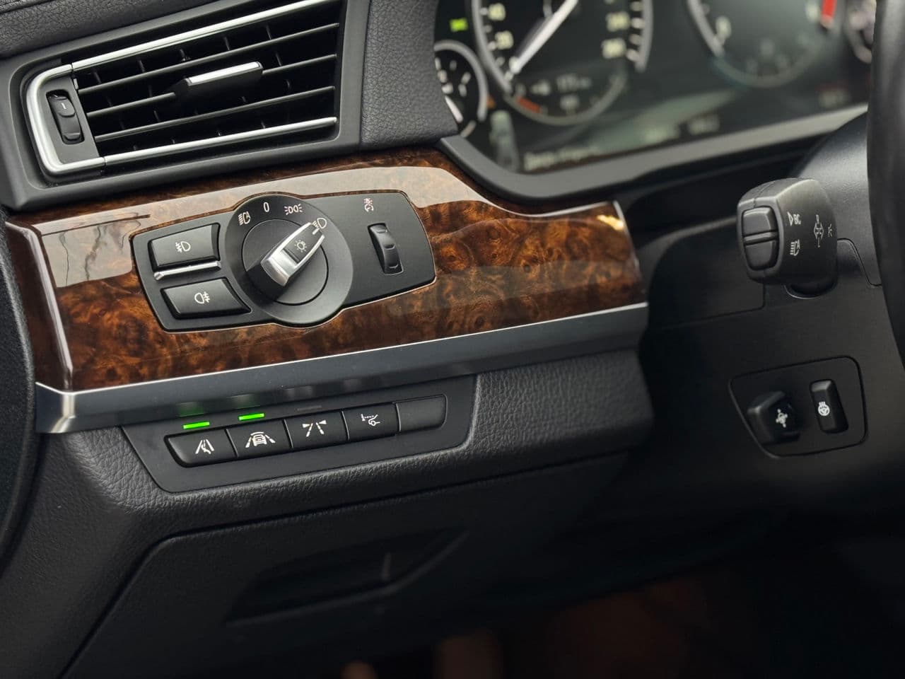 BMW 730 2014 — Миниатюра 12