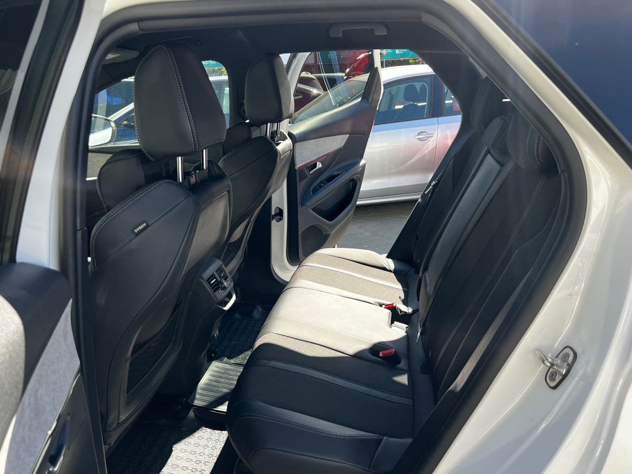 Peugeot 3008 2023 — Миниатюра 18