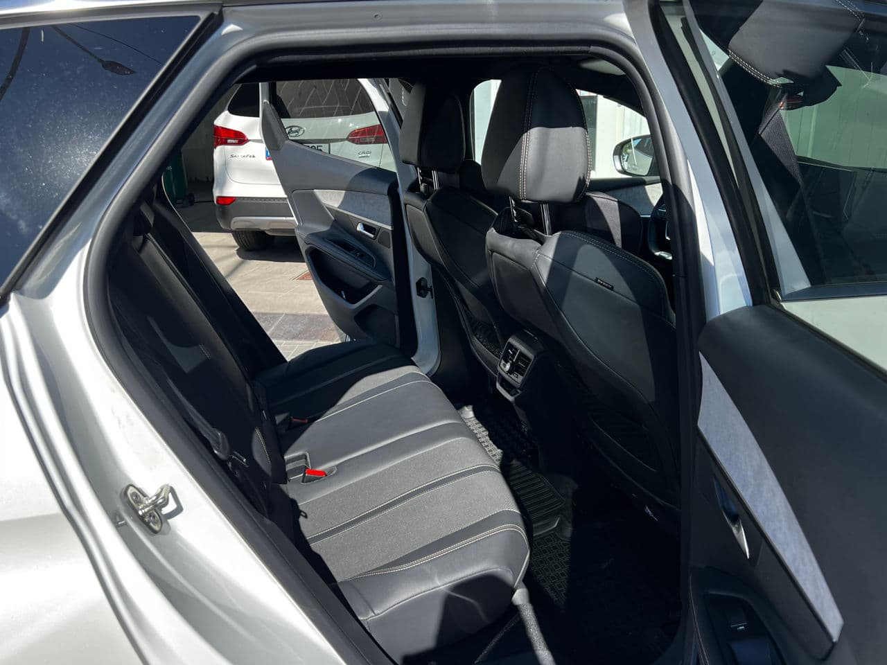 Peugeot 3008 2023 — Миниатюра 17