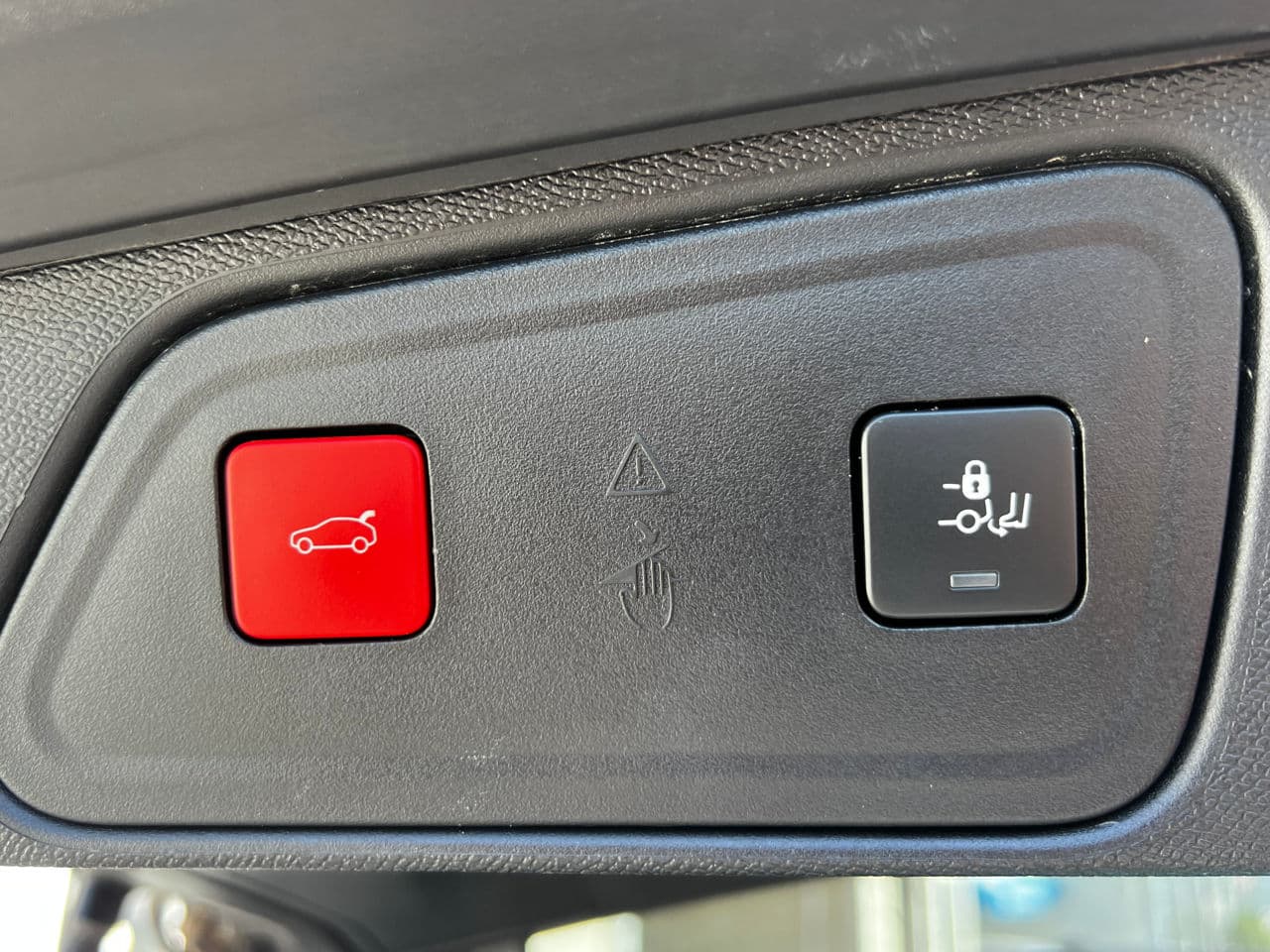 Peugeot 3008 2023 — Миниатюра 19