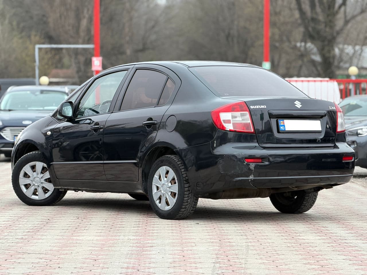 2010 Suzuki SX4 — Miniatură 3
