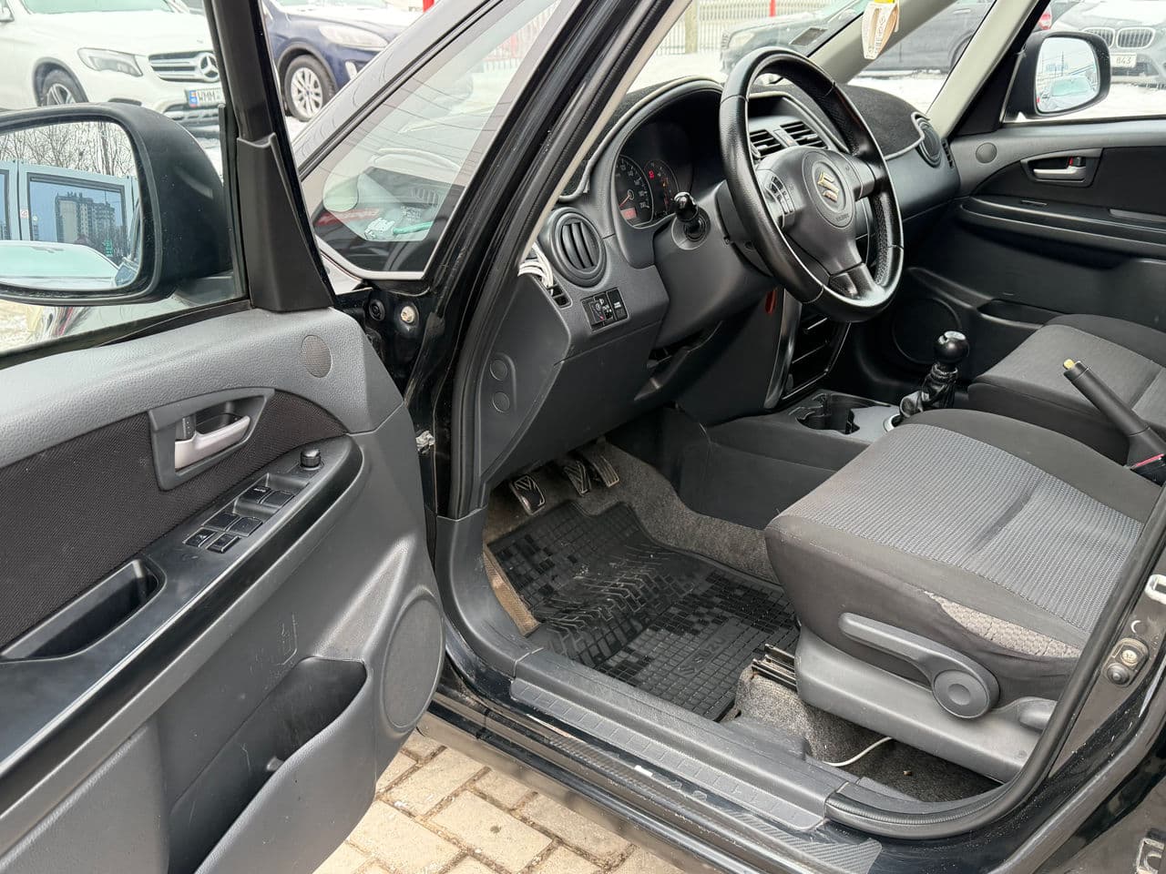 2010 Suzuki SX4 — Miniatură 5