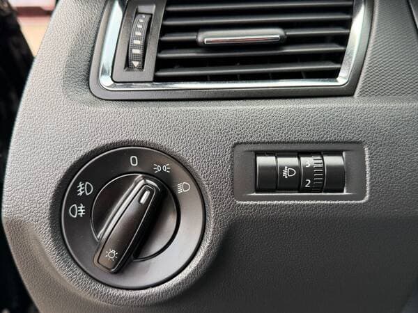 Skoda Rapid 2013 — Миниатюра 11