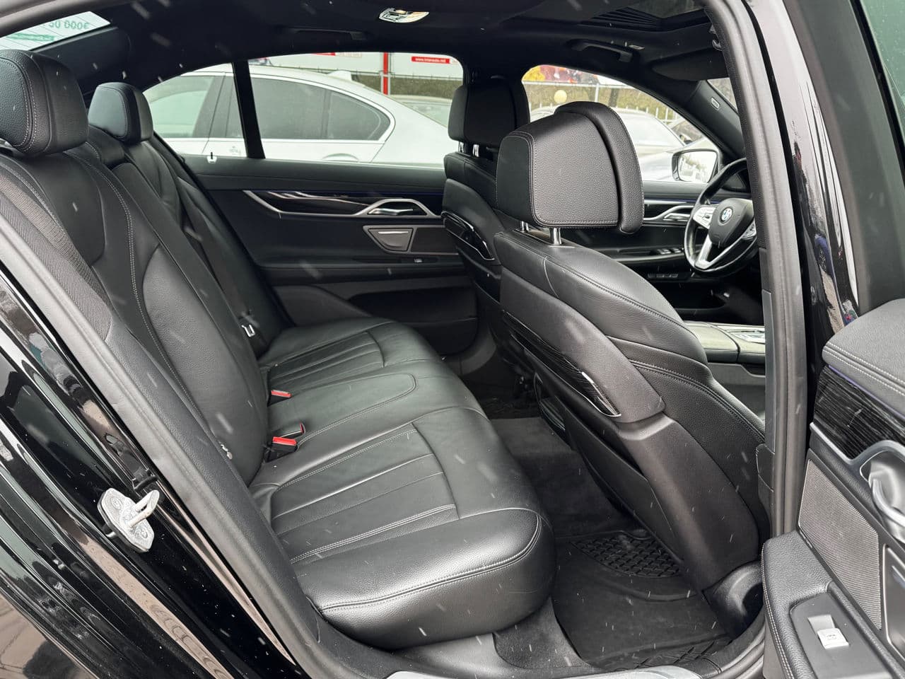 BMW 740e 2017 — Миниатюра 21