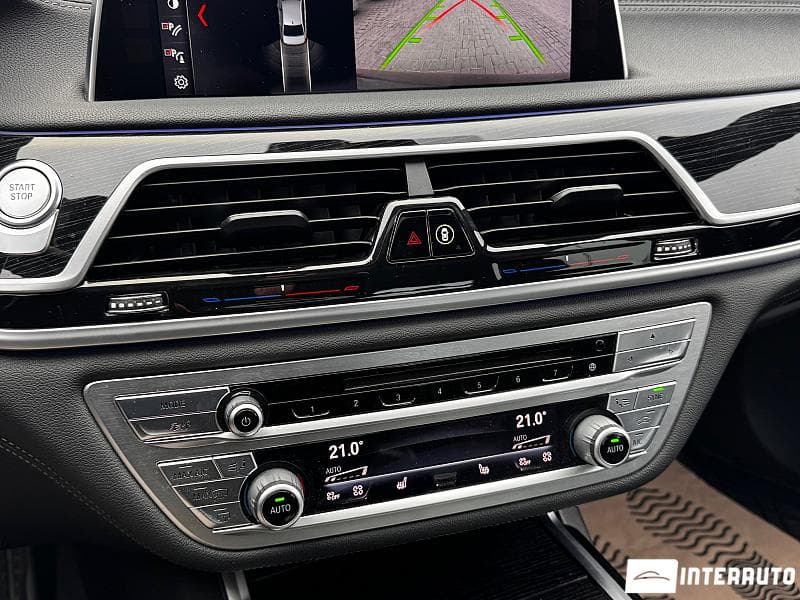 BMW 740e 2017 — Миниатюра 11