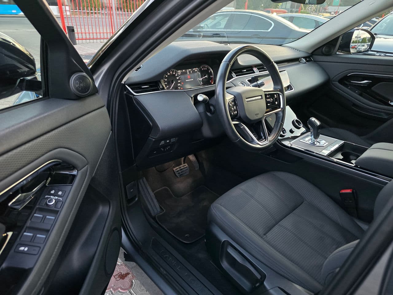 Land Rover Range Rover Evoque 2021 — Миниатюра 6