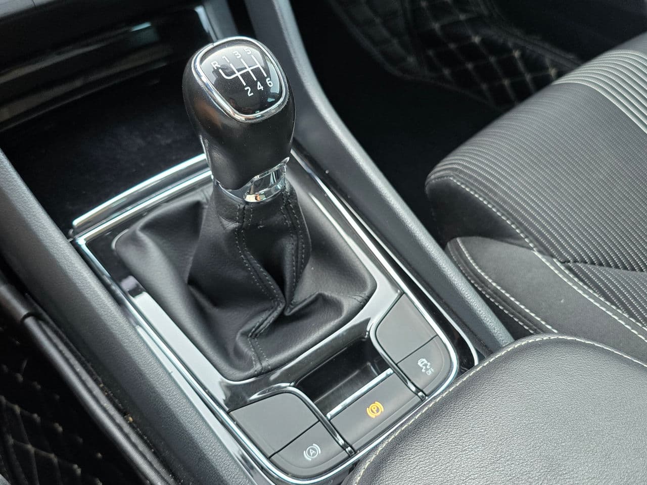 Skoda Karoq 2018 — Миниатюра 12