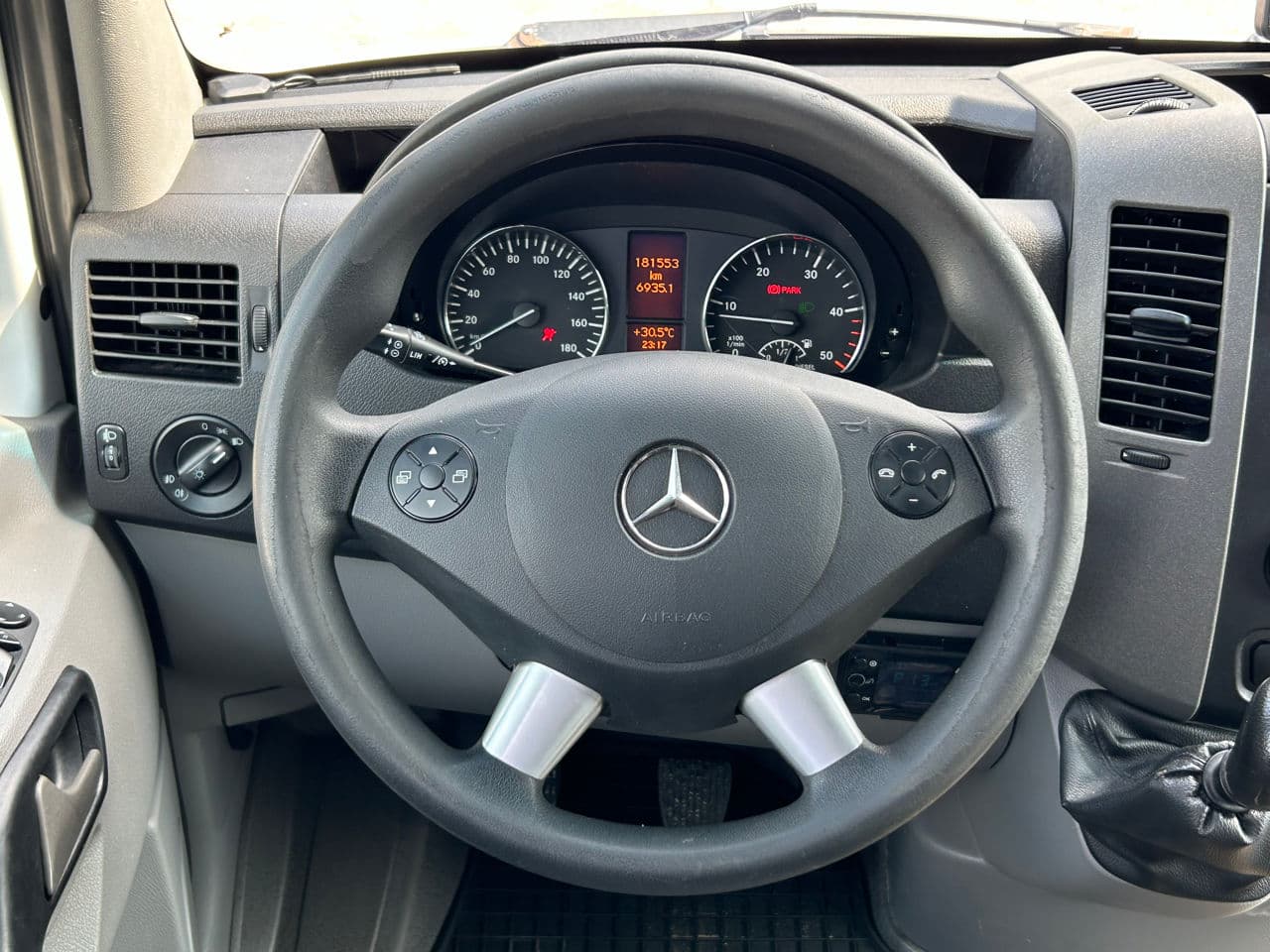 Mercedes Sprinter 2011 — Миниатюра 9