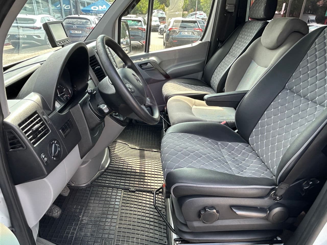 Mercedes Sprinter 2011 — Миниатюра 7