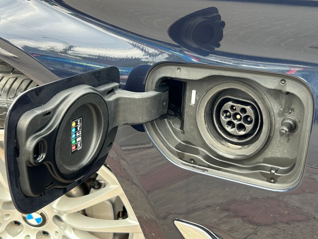 BMW 530e 2019 — Миниатюра 17
