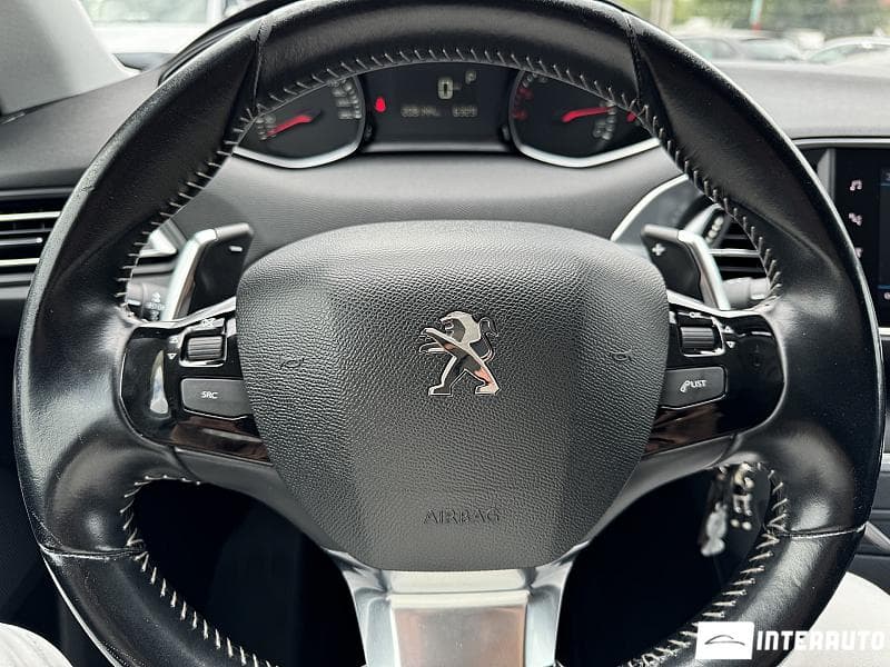 Peugeot 308 2018 — Миниатюра 11